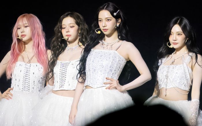 aespa gặp khủng hoảng, fan gửi xe tải biểu tình yêu cầu Winter rời nhóm