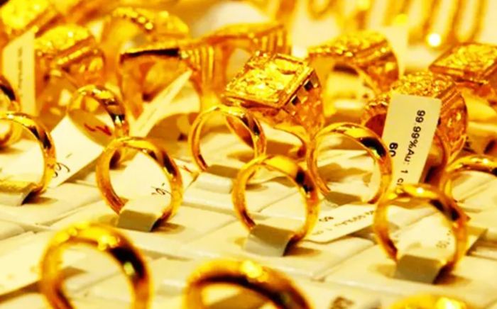 Tin tài chính hôm nay 12/12: Giá vàng lập đỉnh mới, USD suy yếu