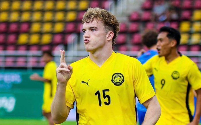 Cầu thủ nhập tịch đảo ngược tình thế khi Malaysia đi tiếp