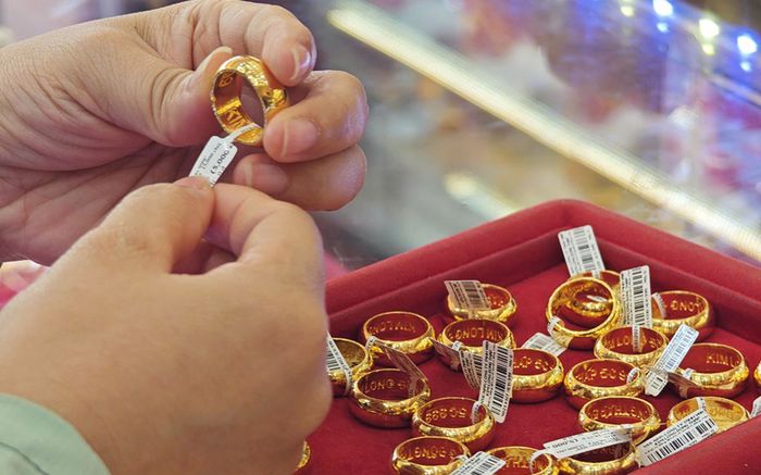 Giá vàng cuối ngày 15/12: Tăng mạnh ở cả chiều mua vào và bán ra