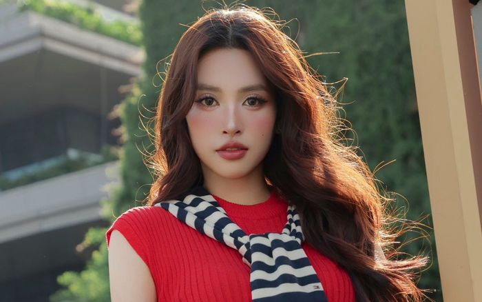 Xe sang của Hoa hậu Trần Tiểu Vy