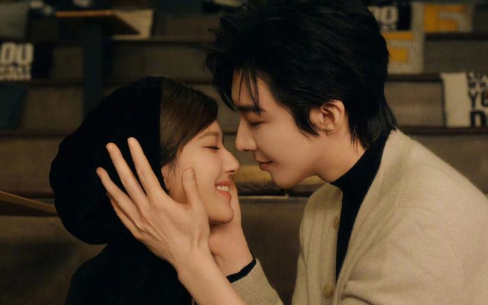 Những 'người tình' từng sánh đôi bên Triệu Lộ Tư