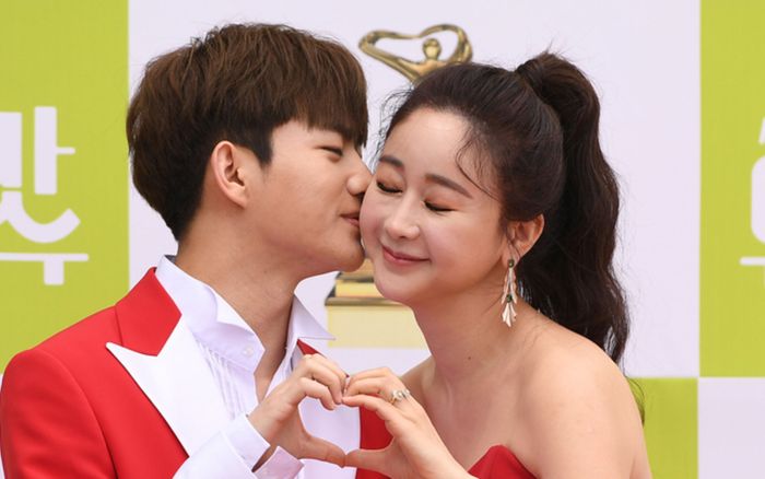 Cặp đôi gây sốc khi vẫn sống chung nhà sau 3 năm ly hôn