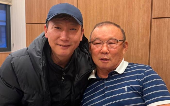 Công nghệ nói gì về HLV Park Hang Seo và HLV Kim Sang Sik?