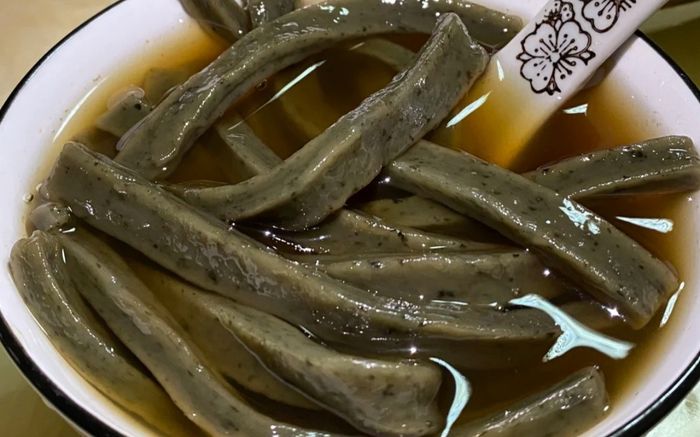 Món ăn đen sì, có tên 'nặng mùi' gây sợ lại cực ngon, là đặc sản nhất định phải thử