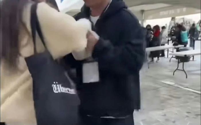 Nhiều khán giả bị bắt giữ tại đêm diễn của nam ca sĩ hàng đầu showbiz