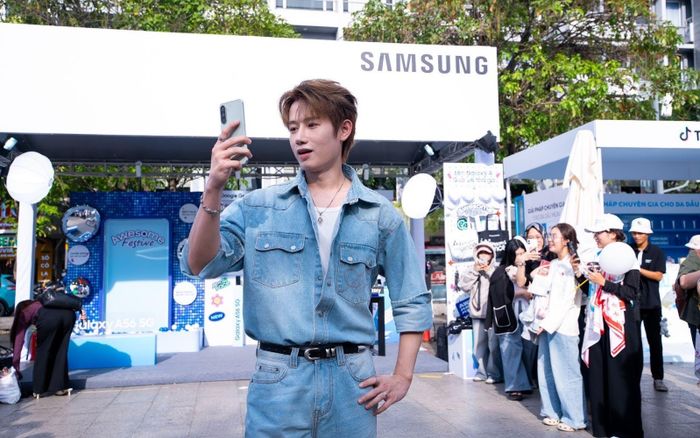 Có thể là hoạt động hot nhất tuần này: Hồ Đông Quan, Tín Nguyễn, Hoàng Anh Panda đổ bộ Awesome Immersive Tour check in ảnh đẹp, rinh quà khủng