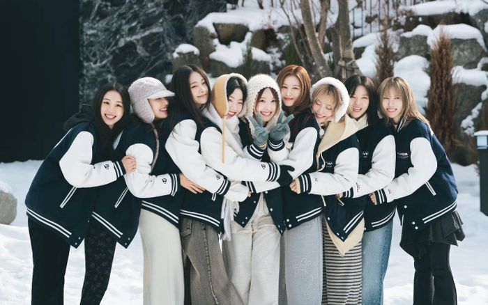 Nhóm TWICE bị xâm phạm đời tư nghiêm trọng, công ty quản lý ra thông báo khẩn