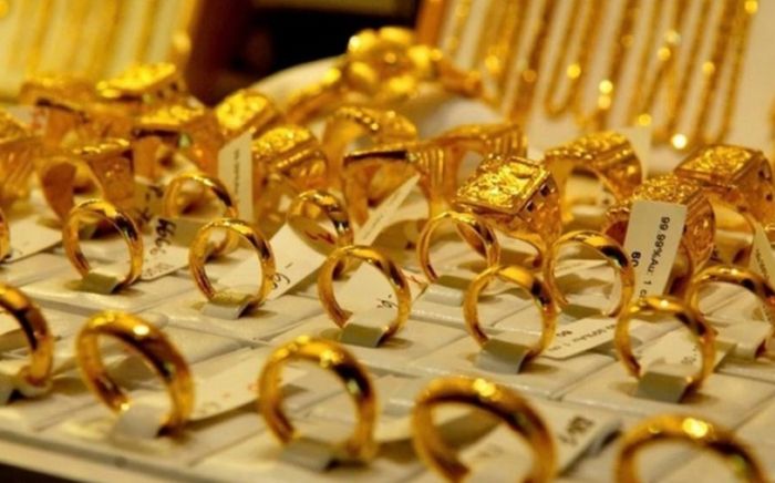 Tin tài chính hôm nay 16/12: Giá vàng giảm sâu sau khi lập đỉnh, USD suy yếu