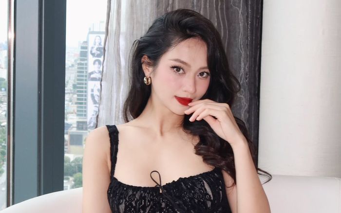 Chiếc váy thị phi của Á hậu Thúy Quỳnh