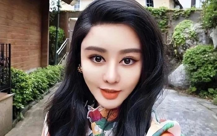 Cô gái chi 28 tỷ đồng để phẫu thuật giống Phạm Băng Băng, ê chề vì ồn ào trốn thuế của thần tượng