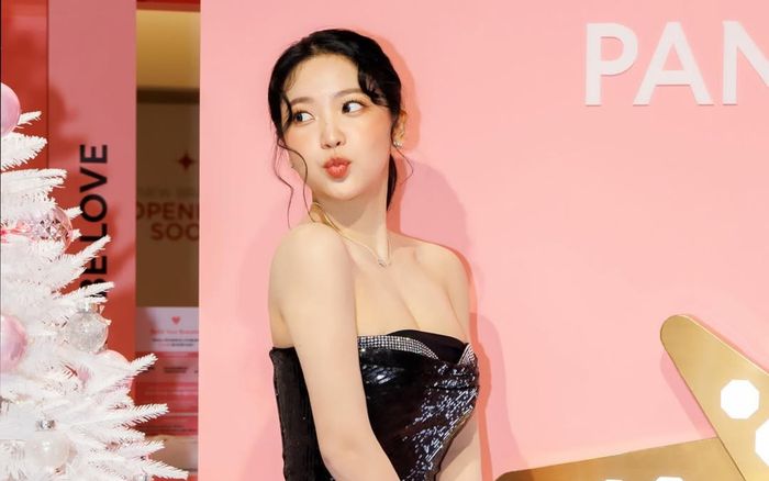 Em út nhóm nhạc Red Velvet lộ diện với khuôn mặt lạ lẫm, vướng nghi vấn 'trùng tu' nhan sắc