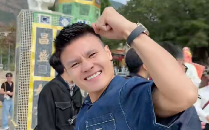 Chiếc đồng hồ gần 500 triệu của Quang Hải trong chuyến đi Hong Kong