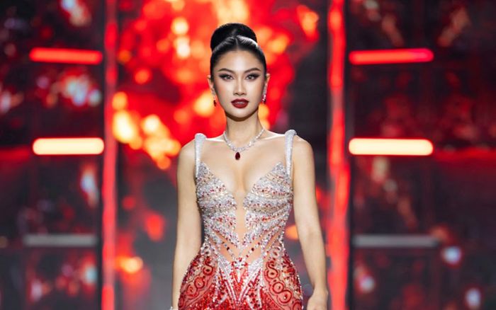 Cơ hội nào cho Phương Linh trước đêm chung kết Miss Cosmo diễn ra trên 'sân nhà'?