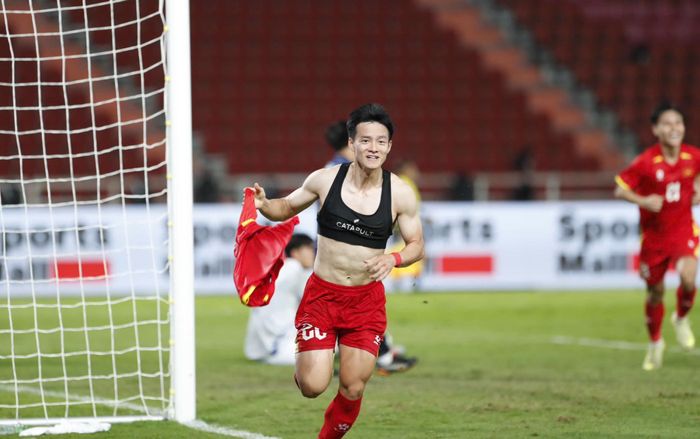 'Người hùng' Thanh Nhàn tiết lộ câu nói của HLV Kim Sang Sik lúc thua 0-2