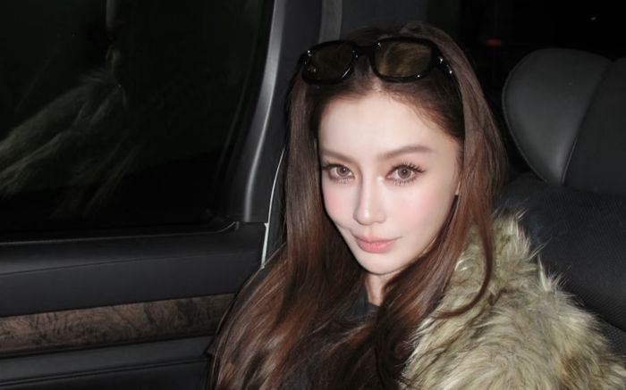 Angelababy gặp chuyện 'dở khóc dở cười' sau loạt ảnh gây xôn xao cõi mạng