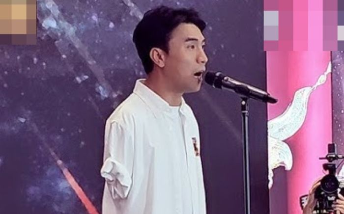 Nam ca sĩ gặp tai nạn cụt hai cánh tay, mẹ qua đời đúng ngày sinh nhật