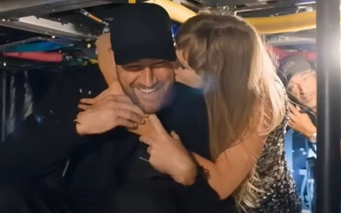 Taylor Swift thay đổi lớn sau khi yêu Travis Kelce