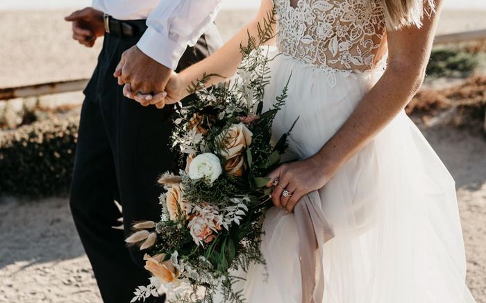 Bạn chú rể dẫn hai người lạ đến đám cưới, cặp vợ chồng 'sốc nặng' sau khi kiểm tra phong bì