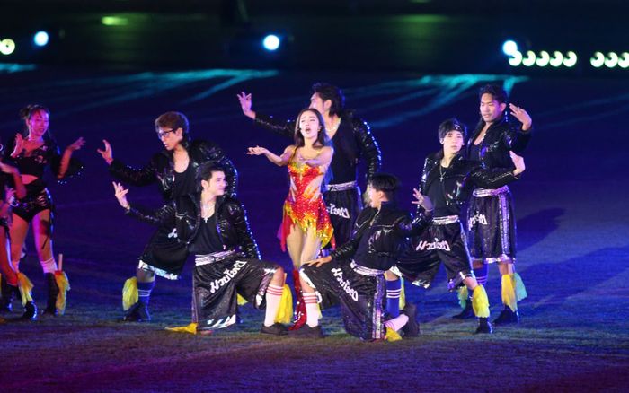 Sân khấu lễ bế mạc SEA Games 33 khép lại kỳ Đại hội Thể thao Đông Nam Á đầy ấn tượng