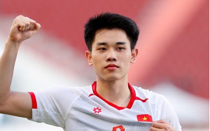 Đừng bất công với tiền đạo Đình Bắc