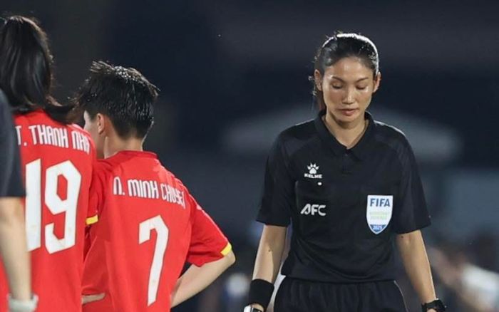 Tin trưa 21/12: LĐBĐ châu Á sẽ kỷ luật trọng tài Lào