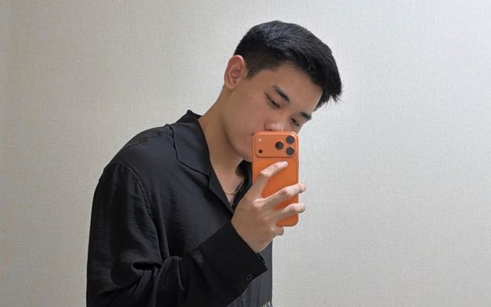 Chiếc điện thoại 8 chữ số của tiền đạo Đình Bắc