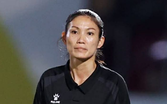 Cách giữ gìn vóc dáng săn chắc của nữ trọng tài Lào