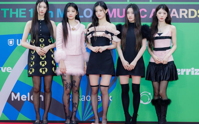 ILLIT bị chỉ trích vì nhắc tên 'cha đẻ' BTS