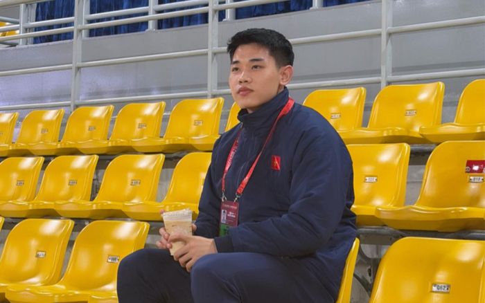 Không Rolex trăm triệu, đây là lựa chọn khác biệt của tiền đạo Đình Bắc