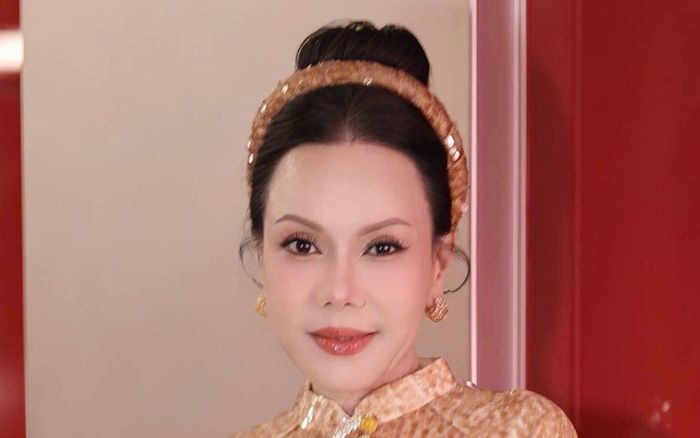 Chiếc xe 700 triệu Việt Hương tặng chồng