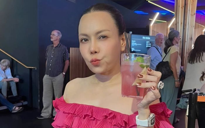 Chiếc xe 700 triệu Việt Hương tặng bạn thân