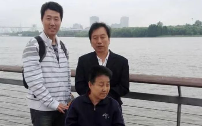 Nam cảnh sát nói dối suốt 12 năm trời, lý do đằng sau khiến hàng triệu người bật khóc