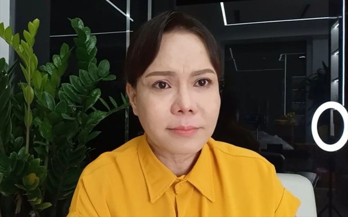 Phản ứng của khán giả khi Việt Hương làm từ thiện