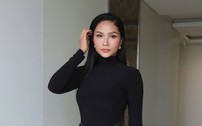 Loạt ảnh hiếm của H'Hen Niê khiến dân tình bàn tán