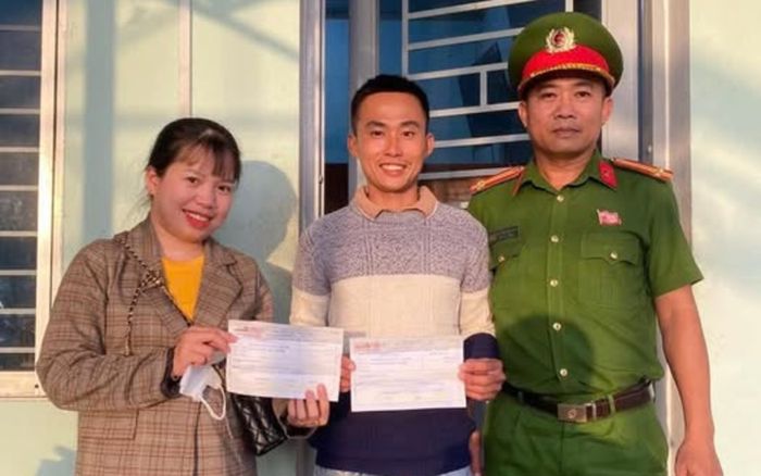 Tài khoản bất ngờ có thêm 500 triệu đồng, người phụ nữ lập tức có hành động đáng biểu dương