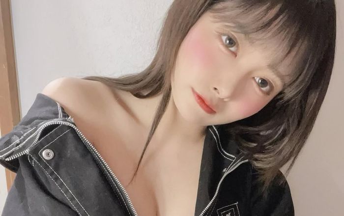 Xôn xao nữ người mẫu gợi cảm tổ chức sự kiện nhưng không một khán giả nào đến, ngậm ngùi hủy bỏ