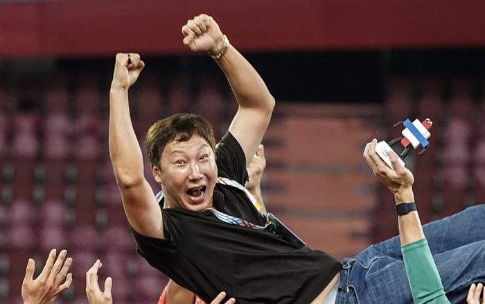 Tài năng của HLV Kim Sang Sik bỏ xa 'phù thủy trắng' Troussier