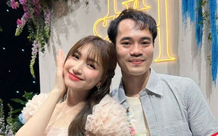 Phản ứng của Văn Toàn về ngày trọng đại của Hòa Minzy gây chú ý