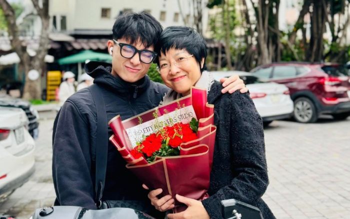 Xúc động lời nhắn của con trai NSND Công Lý tới mẹ nhân dịp Giáng sinh