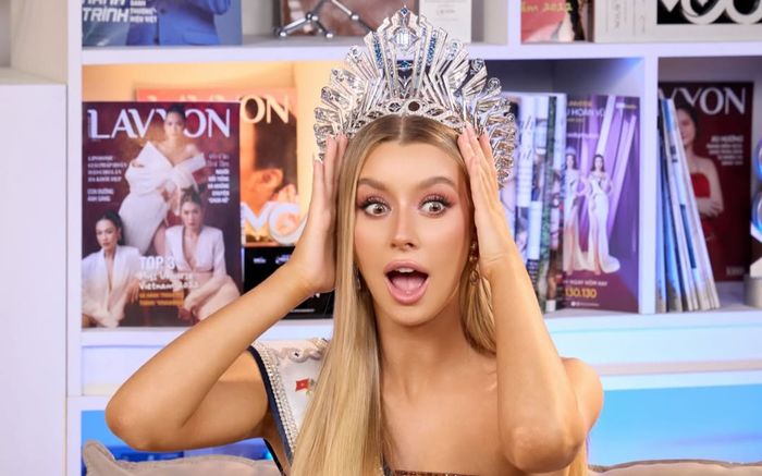 Người đẹp đăng quang Miss Cosmo 'sượng trân' khi nhìn thấy một vật