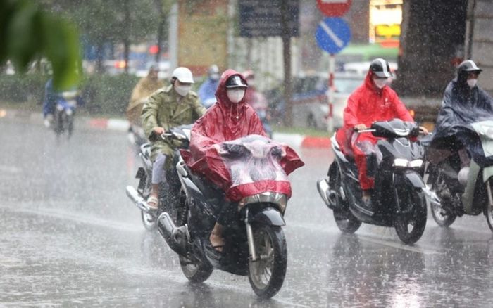 Mưa dông kéo dài, cảnh báo những rủi ro khó lường ở miền Trung – Tây Nguyên