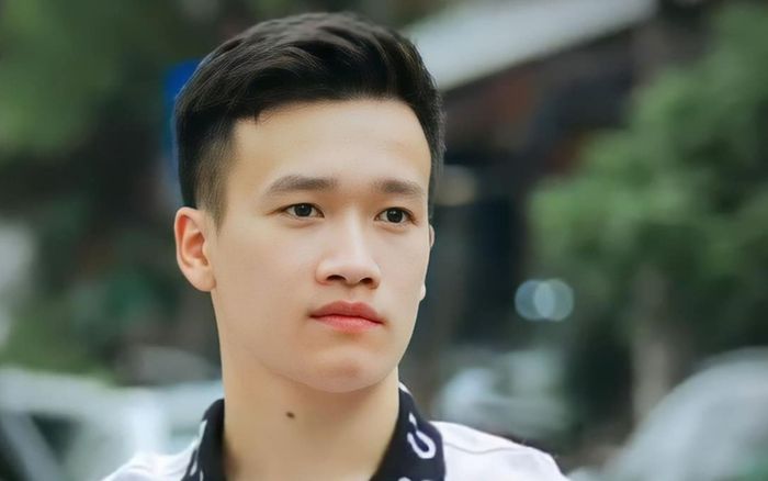 Chiếc đồng hồ 60 triệu của tiền vệ Hoàng Đức