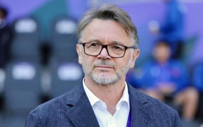 Phản ứng sâu sắc của HLV Troussier khi Đình Bắc thua Hoàng Đức