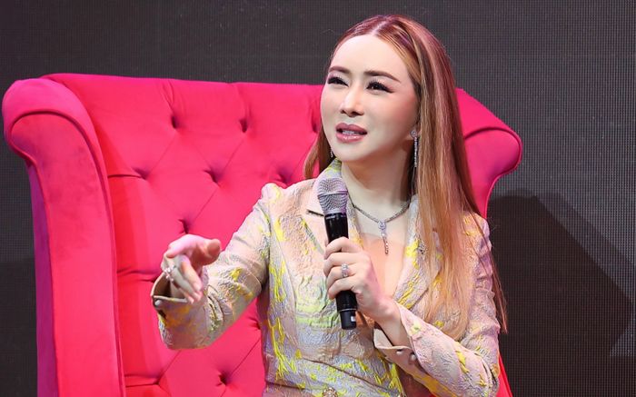 Thông tin đang gây bất ngờ về cựu CEO Miss Universe