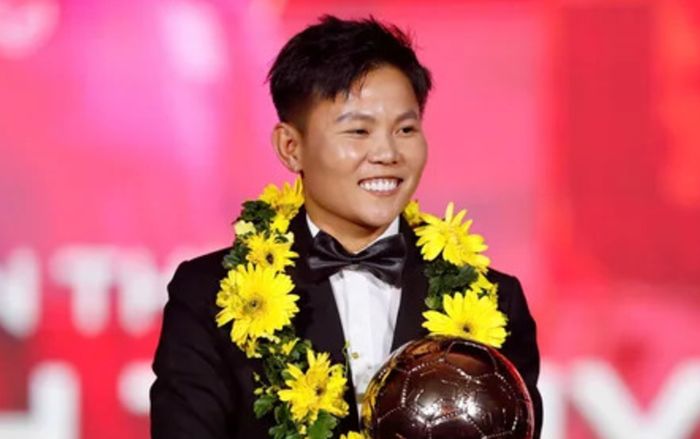 Bích Thùy ủng hộ tiền thưởng ở giải QBV 2025