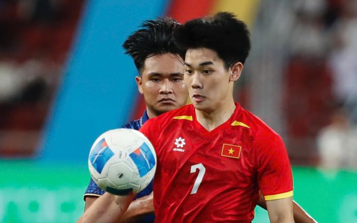 Đừng nói Đình Bắc 21 tuổi thì nhận QBB giống Yamal mới tốt