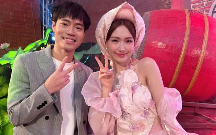 Cầu thủ Văn Toàn nhắc chuyện nợ nần với Hòa Minzy