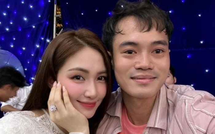 Điều khiến Hòa Minzy và Văn Toàn hợp nhau