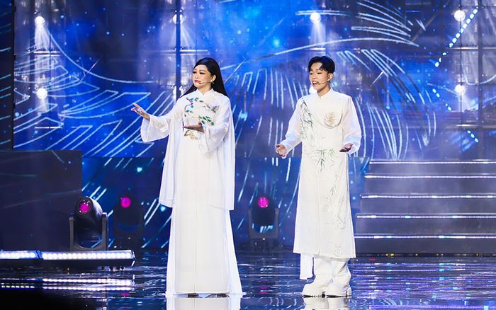 Phản ứng của khán giả khi Hồ Văn Cường đứng chung sân khấu với Như Quỳnh